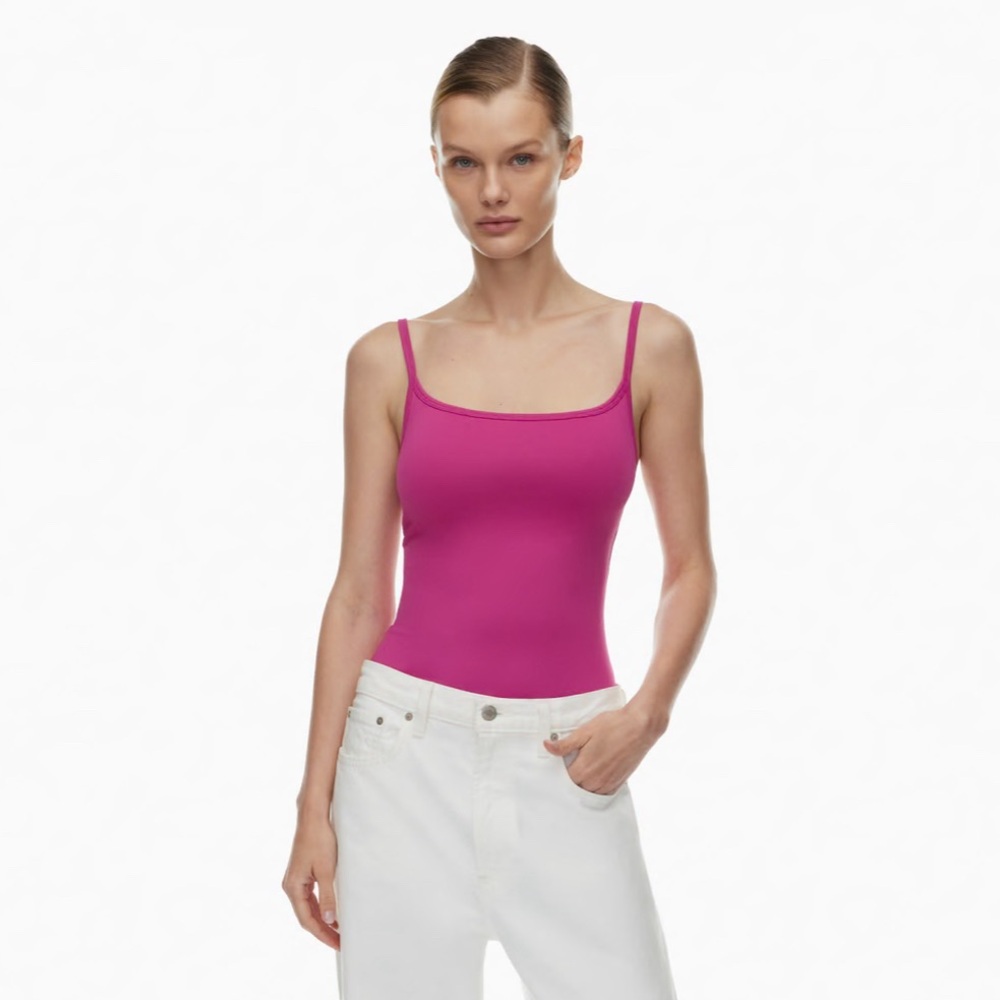 Aritzia Contour Swoop Cami Tank, Crush Magenta - Size Medium